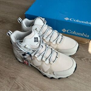 Columbia women's peakfreak ii mid outdry hiking shoes size 8.5W
